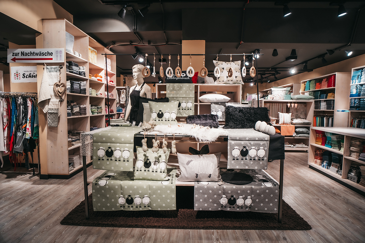 Wäschetruhe - Haustex, Modehaus Kolesch